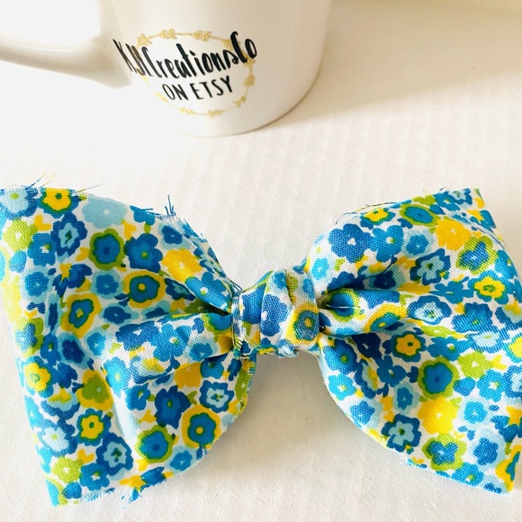 5/$25 Blue and Yellow Flower Bow Clip Rough Edge - Picture 3 of 4